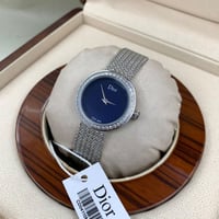 ساعة ديور الانيقة