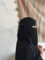 نقاب وسط بمطاط مائل T06