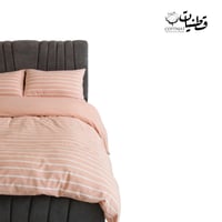 مفرش فندقي مخطط - وردي