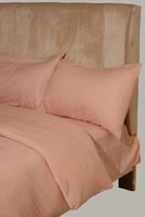 مفرش فندقي - وردي مخطط