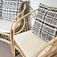 جلسة خيزران كلاسيك – ثلاث قطع مع وسائد مربعة