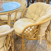 جلسة خيزران دائرية مع طاولة زجاج – تصميم طبيعي فاخ...