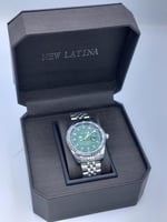 ساعة نيو لاتينا شعار المملكة رجالي ( فصوص )