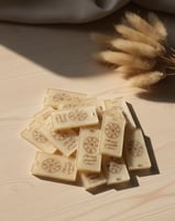 ميداليات مفاتيح بشعار يوم التأسيس