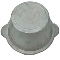 طاوه عميقه او صاج نفر من المعدن