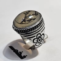 خاتم مطلي فضه حجر عقيق مقاس الخاتم 10 امريكي