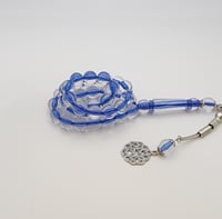 شفاف خيط ازرق