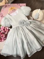 فستان انيق باللون التيفاني نافش