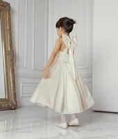 فستان حفله أنثوي بظهر مكشوف