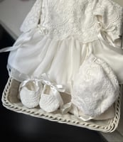 طقم بقماش الدانتيل الانيق