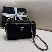 Vanity bag Chanel شانيل فانتي باق