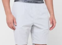 شورت بشعار الماركة للرجال من كالفن كلاين size-L