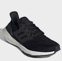 حذاء للنساء من اديداس size-36.2/3-EU