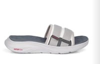 نعال سكيتشرز بتصميم طبي من اللون الرمادي والكحلي