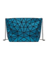 حقيبة كروس منقوشة بأشكال هندسية ثلاثية الأبعاد مضي...