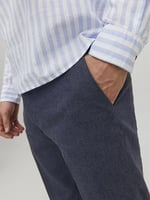 سروال ريفيرا كتان بقصة ضيقة للرجال من جاك اند جونز...