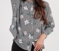 قميص مخطط بطبعات زهور من عمري size-S