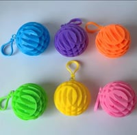 سلسلة مفاتيح كرات فيدجيت بتصميم دودة بطباعة ثلاثية...