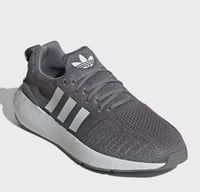 حذاء من أديداس أوريجينالز للرجال SIZE-40-Eu