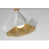 إضاءة معلقة هرمي