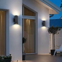 إنارة جدارية ليد اتجاهين بإضاءة صفراء دافئة لون أس...