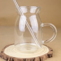 كوب زجاجي بمسكة مع مصاص زجاجي 300 مل