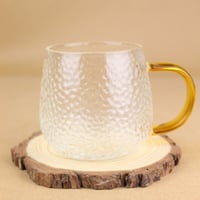 كوب قهوة زجاجي بمسكة ملونة 350 مل