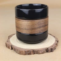 كوب قهوة سيراميك اسود بمسكة خشبية 280 مل