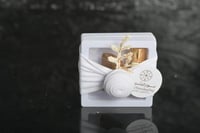 مجموعه (12) قواعد مع البخور وربع توله عطر تنسيق حس...