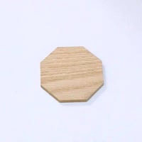 مجموعة (12) قواعد سداسي خشبية