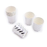 مجموعة (10) أكواب ورقية بيضاءبخطوط فضية مموجة - 9...