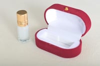 مجموعه (12)علب مخمل لون عودي مع عطر مسك ربع تولة