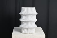 فازه برسلان مموج مقاس 20*15سم بدون الورد