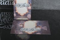 استاند اكريلك لون كحلي بي عبارة عساكم من عوادة