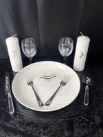 طقم صحن مع كاسات وملاعق