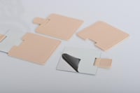 مجموعه (12) مريات جلد مع كتابة عليها حسب الطلب