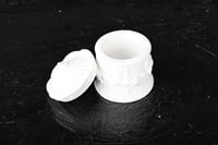 مجموعه(12) مبخرة سرميك عليها رسومات خيول