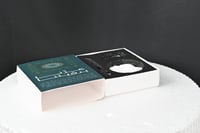 مجموعه(12) فواحات سرميك شكل وردة مع شريطة وطباعه ل...