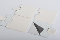 مجموعه (12) مريات جلد مع كتابة عليها حسب الطلب