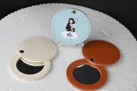 مجموعه(12) مريات جلد دايري مع اختيار ثيم من المرفق...