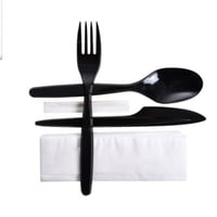 مجموعة (50) طقم ملاعق وشوك وسكين ومنديل