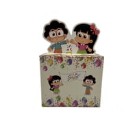 مجموعة (12) علبة توزيعات العيد بشخصية طفل و طفلة و...