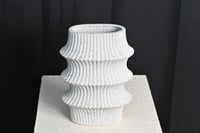 فازه برسلان مموج مقاس 20*15سم بدون الورد