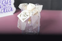 مجموعه(12) علب مكسرات مع غطاء بوردة وعبارة الف مبر...