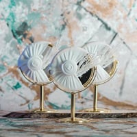 مجموعة (12) مرايا بقاعدة مع التنسيق ولوقو حسب الطل...