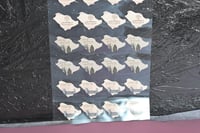 مجموعه (24) بروش اكريلك لاصق ليوم التاسيس