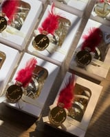 مجموعة (12) عطر مع التنسيق و لوجو حسب الطلب