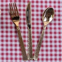 مجموعة ( 10) أطقم (سكين شوكة ملعقة ) بلاستيك ذهبي...