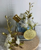 مجموعة (12) فازة مربع مع تولة عطر بقاعدة خشبية و ل...