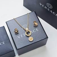 طقم نسائي أنيق ماركة فرزاتشي